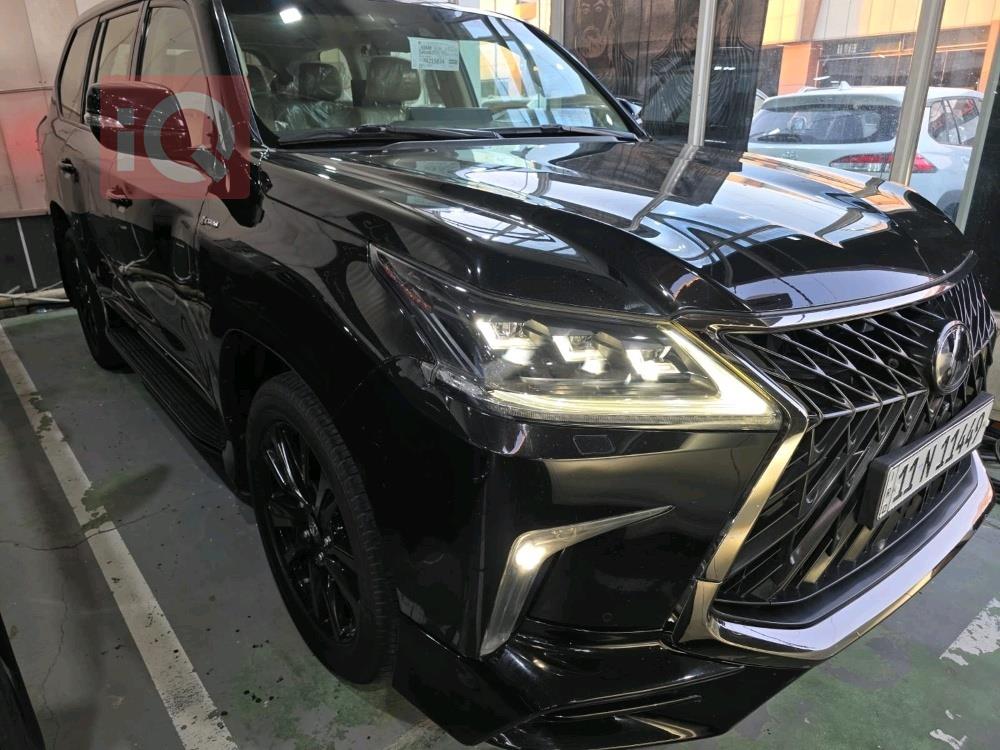 Lexus LX